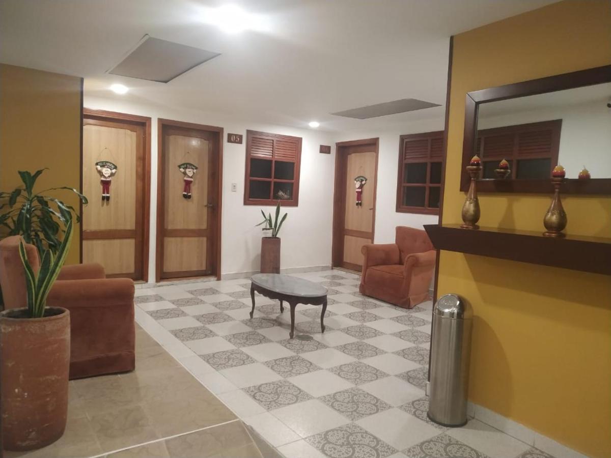 Hotel Plaza Mayor 두이타마 외부 사진